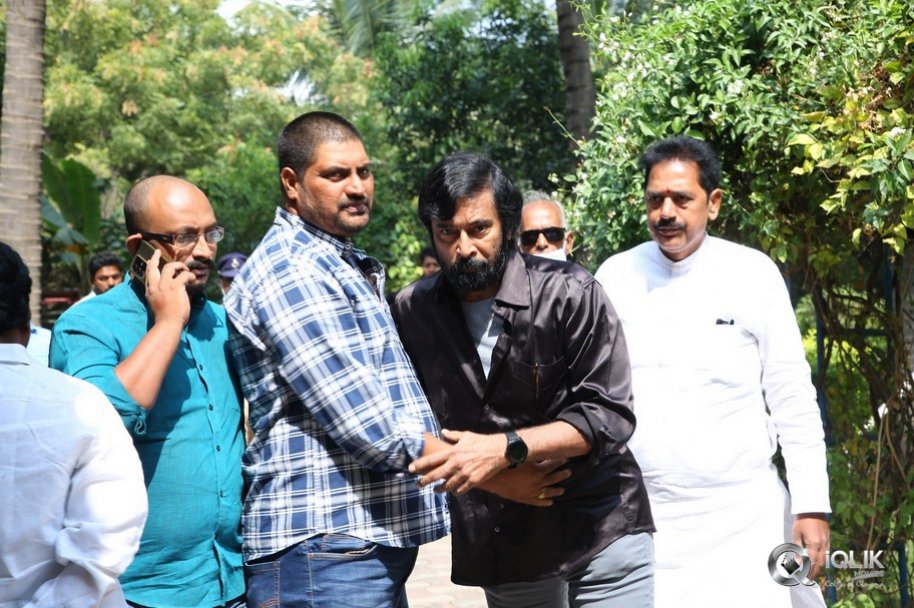 Celebrities-pay-homage-to-superstar-Krishna